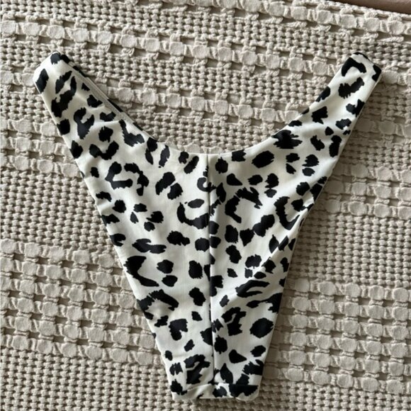 NEW Aerie Black and White/Cream Animal Print Bikini Bottom Size M - Picture 2 of 5
